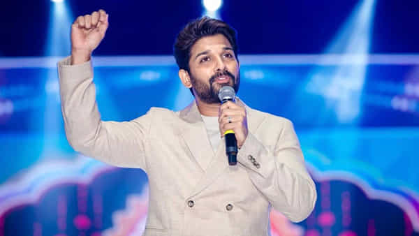 ఇండస్ట్రీ హిట్ సినిమాతో ఎంట్రీ ఇవ్వలిసింది.. కానీ మిస్.. అల్లు అర్జున్ వదులుకున్న ఆ సినిమా ఎదో తెలుసా.?