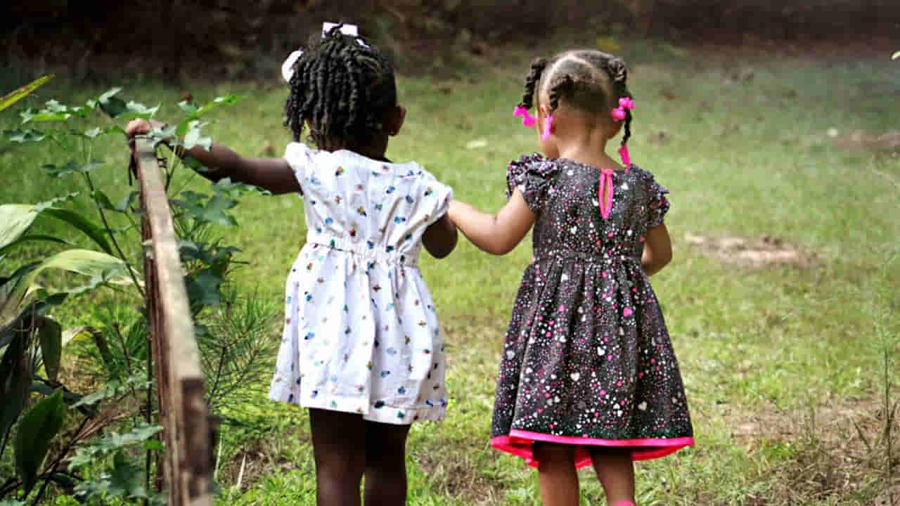 కాఫీ గిన్నే మాడిపోయిందని.. బాలిక సంచలన నిర్ణయం.. స్నేహితురాలితో కలిసి...