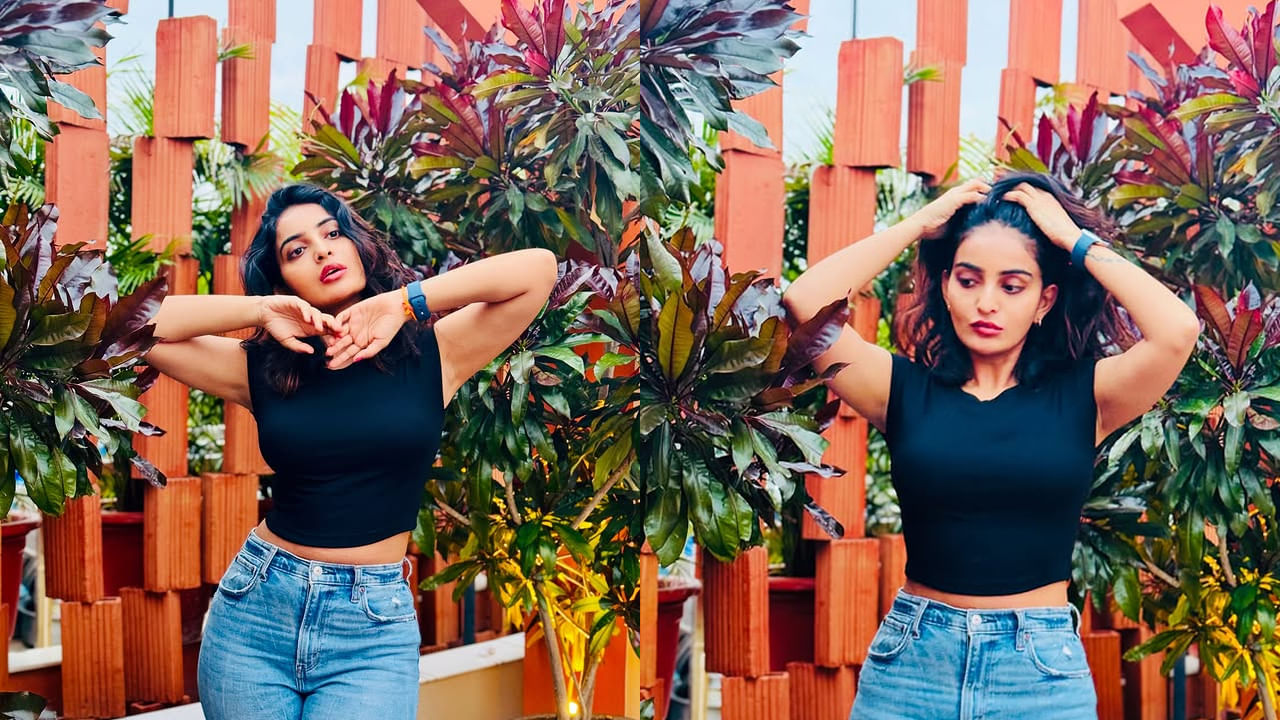 తెలుగు బ్యూటీ అనన్య నాగళ్ల పేరు తెలియని వారు ఎవరు ఉండరు.  ఈ అమ్మడు మల్లేశం సినిమాతో తెలుగు వెండితెరపైకి ఎంట్రీ ఇచ్చింది. ఈ మూవీ ద్వారా ఈ అమ్మడు తన కంటూ ఓ గుర్తింపు సంపాదించుకుంది. దీంతో ఏకంగా పవర్ స్టార్ పవన్ కళ్యాణ్ సినిమాలోనే ఛాన్స్ కొట్టేసింది.