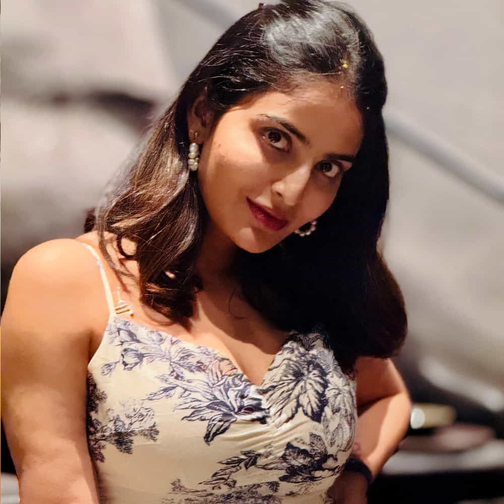ఆ తర్వాత ఇండస్ట్రీలోకి అడుగు పెట్టింది. మొదటి సినిమాతోనే మంచి గుర్తింపు తెచ్చుకుంది ఈ అమ్మడు. ఇప్పుడు వరుసగా సినిమాలు చేస్తూ అనతికాలంలోనే తెలుగు నాట క్రేజీ హీరోయిన్ గా గుర్తింపు తెచ్చుకుంది. ఓవైపు హీరోయిన్ గా సినిమాలు చేస్తూనే, మరోవైపు సహాయనటిగా ఇతర హీరోయిన్స్ చిత్రాల్లోనూ మెప్పిస్తోందీ ఈ చిన్నది.