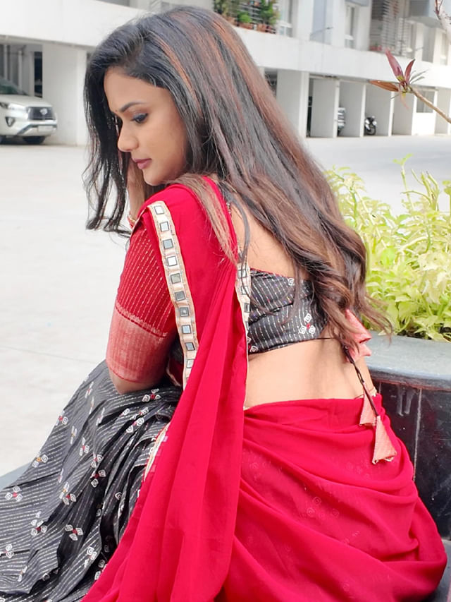 వయ్యారి ఒంపు సొంపులు ఫిదా అవుతున్న కుర్రకారు.. పిక్స్ చూస్తే గూస్ బంప్స్ రావాల్సిందే