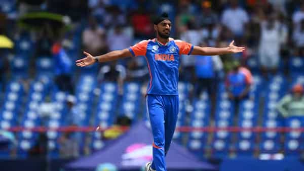 Arshdeep Singh : ఆసియా కప్లో అతడు చరిత్ర సృష్టిస్తాడా ? ఆ ఘనత సాధించే మొదటి భారతీయుడు అవుతాడా ?