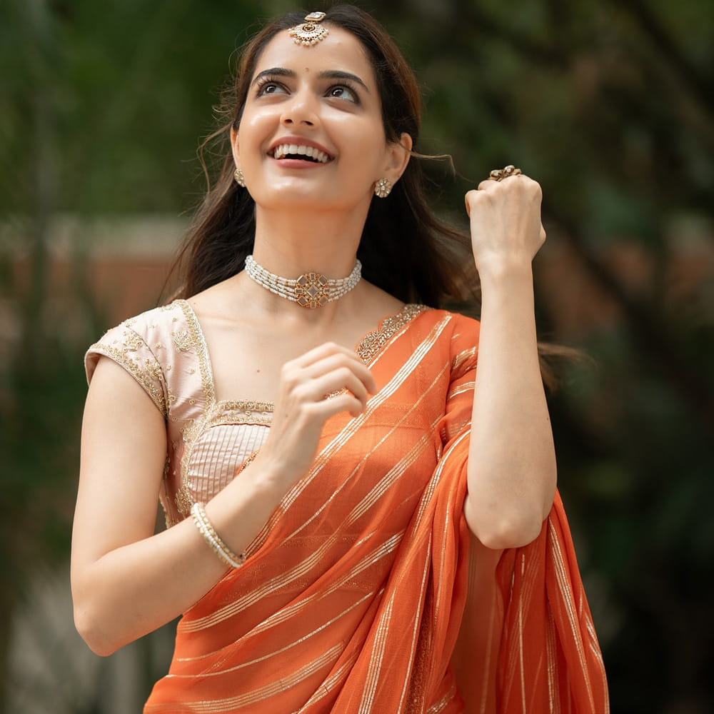 అమిగోస్ తర్వాత ఆషికాకు అంతగా అవకాశాలు రాలేదు.  ఇటీవలే అక్కినేని నాగార్జున సరసన నా సామిరంగ సినిమాలో నటించింది. ఈ సినిమా బ్లాక్ బస్టర్ హిట్టయ్యింది. కానీ హిట్టుకొట్టినప్పటికీ ఈ బ్యూటీకి ఆశించిన స్థాయిలో ఆఫర్స్ రాలేదు. ప్రస్తుతం మెగాస్టార్ చిరంజీవి ప్రధాన పాత్రలో తెరకెక్కుతున్న విశ్వంభర చిత్రంలో నటిస్తుంది.