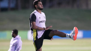 Video: తొలుత 6,6,6,6.. ఆ తర్వాత మైదానంలోనే ఢిష్యూం, ఢిష్యూం