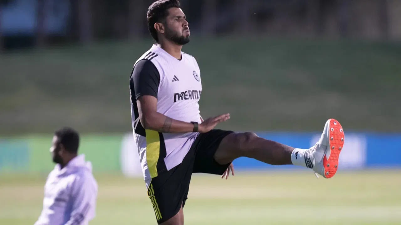 Asia Cup 2025: చెత్త గణాంకాలు, పరమ చెత్త ప్లేయర్.. గంభీర్ ఫేవరేట్‌ ప్లేయర్‌ ఎంపికపై విమర్శలు