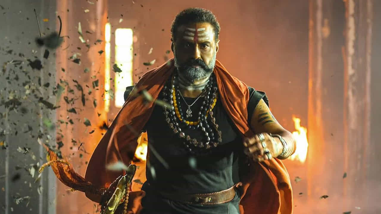 యాక్షన్ సీక్వెన్స్ భారీ స్థాయిలో ప్లాన్ చేస్తున్నారట. చారిత్రక సినిమా అనగానే గౌతమీ పుత్ర శాతకర్ణిని గుర్తుచేసుకుంటున్నారు ఫ్యాన్స్.