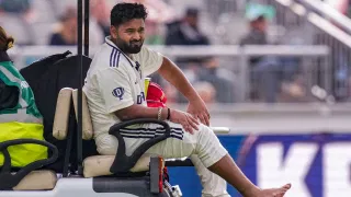 Dewald Brevis : 6,6,6,6,6,6తో చెలరేగిపోయిన జూనియర్ ఏబీ.. కేవలం 22 బంతుల్లోనే హాఫ్ సెంచరీ