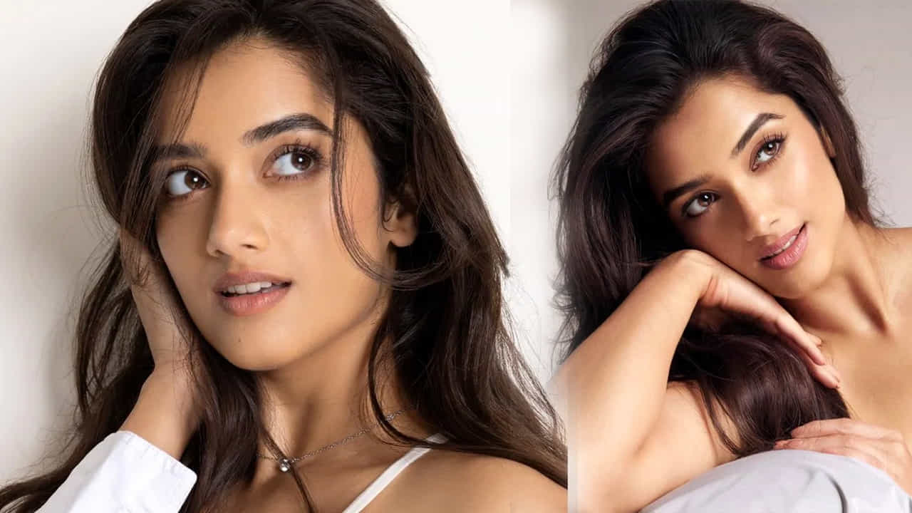 దీంతో ఏంటీ బ్యూటీ చాలా డల్ అయ్యావు.. ఏం ఆలోచిస్తున్నావంటూ కామెంట్స్ చేస్తున్నారు. ప్రస్తుతం ఈ ఫొటోస్ నెట్టింట తెగ వైరల్ అవుతున్నాయి. మరీ మీరు కూడా ఈ ఫొటోస్ పై ఓ లుక్ వేయండి.