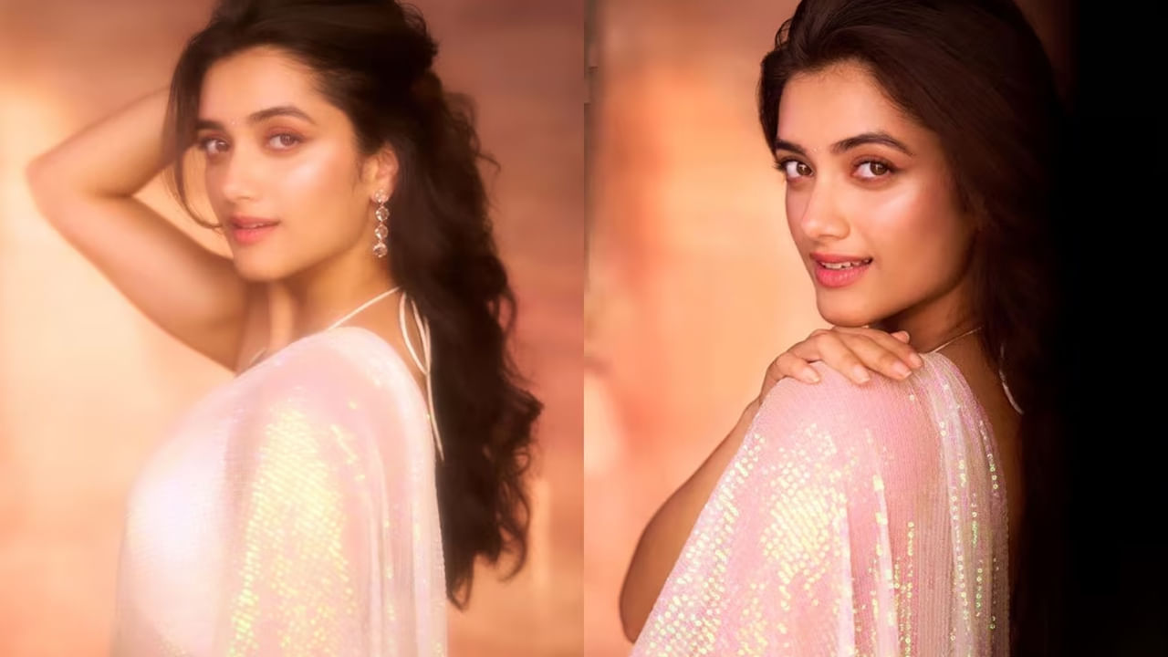 ఇక ఎప్పుడూ సోషల్ మీడియాలో చాలా యాక్టివ్‌గా ఉండే ఈ ముద్దుగుమ్మ తన అంద చందాలతో అందరి మనసు దోచేస్తుంది. 