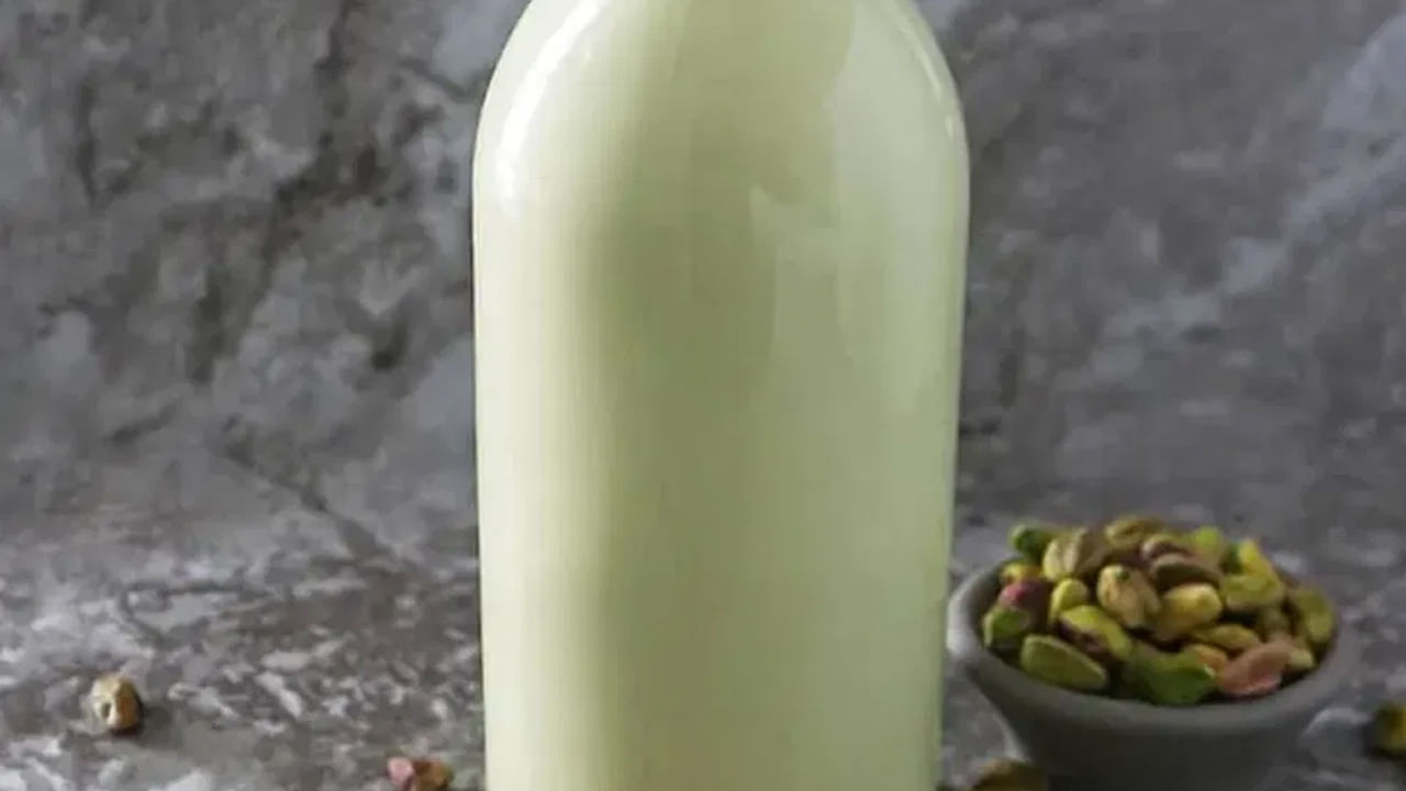 కళ్లకు ప్రయోజనాలు: మొబైల్ లేదా ల్యాప్‌టాప్‌లో నిరంతరం పనిచేసే వ్యక్తుల కళ్లపై చెడు ప్రభావం ఉంటుంది. ఈ పరిస్థితిలో మీరు పిస్తాలను పాలలో ఉడికించి తినవచ్చు. దీనివల్ల కళ్లకు మేలు జరుగుతుంది. కంటి చూపు మెరుగుపడుతుంది.