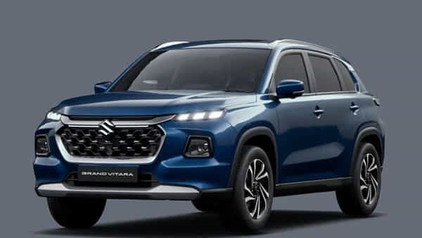 Car Sale: 1200 కి.మీ రేంజ్.. రూ. 1.54 లక్షల భారీ డిస్కౌంట్.. ఈ హైబ్రిడ్ కారు చూస్తే కొనకుండా ఉండలేరు