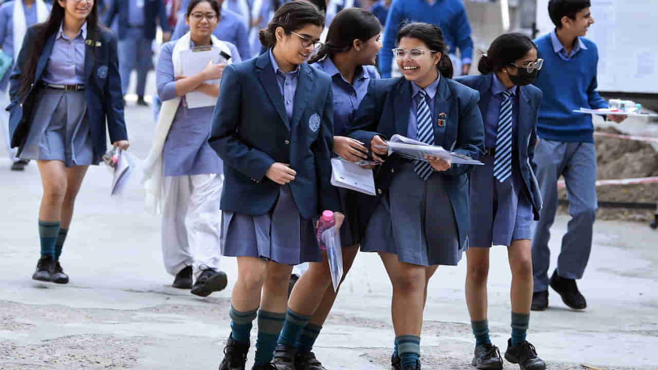 CBSE Open-Book Exams: ఇక సీబీఎస్సీ విద్యార్ధులకు ఓపెన్‌ బుక్‌ పరీక్షలు.. ఎప్పట్నుంచంటే?