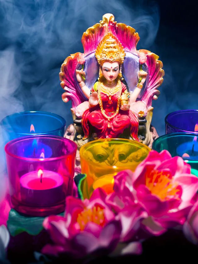 చాణక్య నీతి : ఎవరి ఇంట్లో లక్ష్మీ దేవి కొలువై ఉంటుందో తెలుసా?