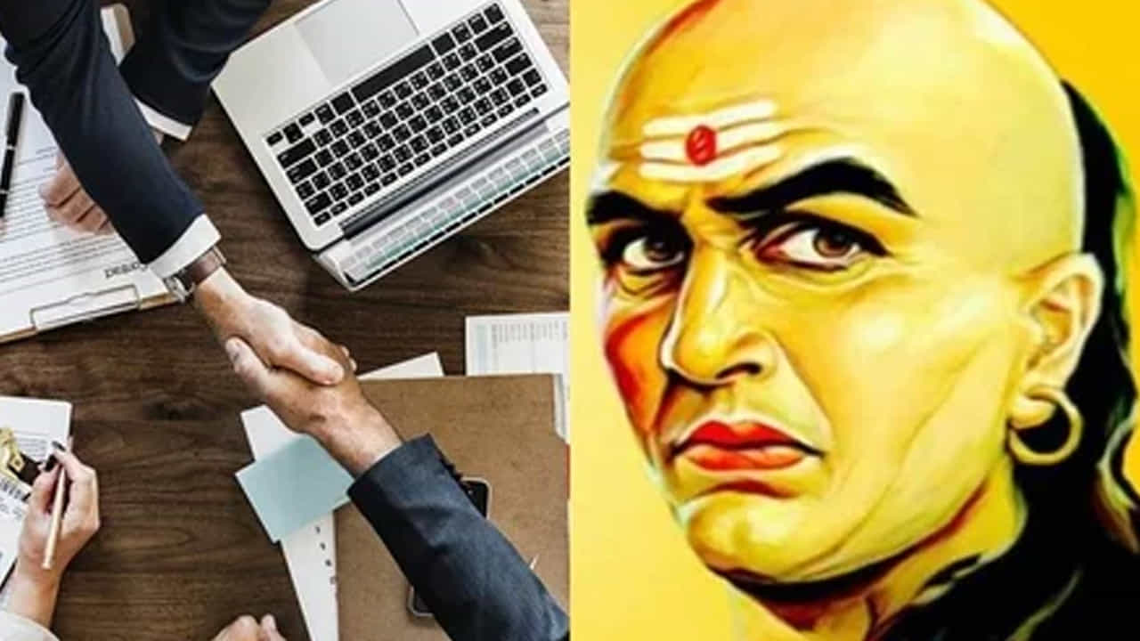 ఆచార్య చాణక్యుడి గురించి ఎంత చెప్పినా తక్కువే. ఈయన గొప్ప పండితుడు, ఆధ్యాత్మికగురువు. ఈయన తన అనుభవాల ఆధారంగా నీతి శాస్త్రం అనే పుస్తకాన్ని రచించి, ఎన్నో విషయాలను తెలియజేశారు. బంధాలు, బంధుత్వాలు, మనీ, విద్య, స్త్రీ,పురుషులు, సక్సెస్, ఓటమి ఇలా చాలా విషయాల గురించి వివరంగా తెలియజేశారు. ఇవి నేటి తరం వారికి ఎంతగానో ఉపయోగపడుతున్నాయి.