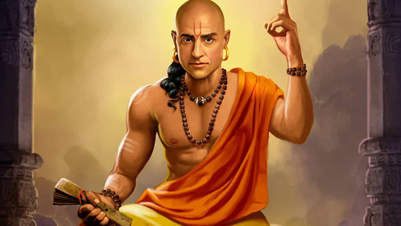 కష్టసమయాలను అవకాశాలుగా మార్చుకోండి అంటూ చాణక్యుడు తెలియజేశాడు. ఎందుకంటే, క్లిష్టపరిస్తుతుల్లో కొన్నింటిని వదులుకునే బదులు, పరిష్కారాల కోసం ఎదురు చూసే వారు మాత్రమే తమ జీవితాలకు దిశానిర్దేశం చేయగలుగుతారంట. అలాగే, ఇతరులపై కాకుండా మీ పై మీరే, ఆధారపడట, స్వాలంబన కలిగిన వారే జీవితంలో గొప్ప వ్యక్తిగా నిలుస్తారంట.