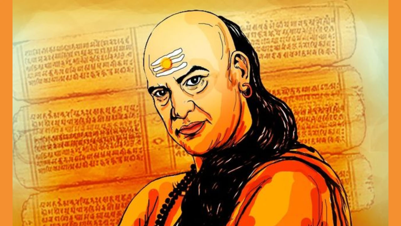 అలాగే చాణక్యుడు ఆర్థిక సమస్యలకు అతి పెద్ద కారణం, చెడు అలవాట్లే అని చెప్పుకొచ్చాడు. ఎవరైతే, అధికంగా మద్యంసేవిస్తారో, ఎవరికి ఎక్కువగా చెడు అలవాట్లు ఉంటాయో,  అలాగే, అనవసర ఖర్చులు, తమ సంతోషాల కోసం ఎవరు ఎక్కువ ఖర్చు చేస్తారో అలాంటి వారు చాలా ఎక్కువగా ఆర్థిక సమస్యలు ఎదుర్కుంటారని చెప్పుకొస్తున్నాడు చాణక్యుడు.