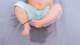 పిల్లలు రాత్రిపూట బెడ్ తడుపుతున్నారా.? ఈ టిప్స్ మీకోసమే..