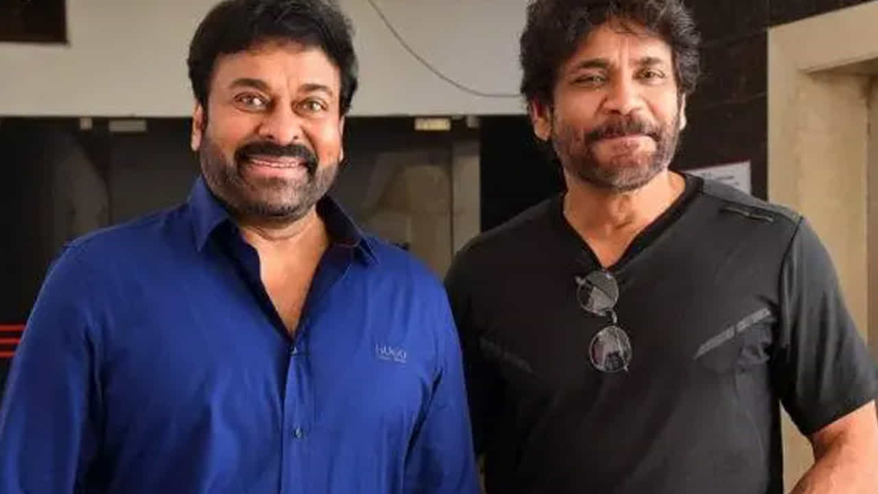 టాలీవుడ్లో బాలకృష్ణ, చిరంజీవి, వెంకటేష్, నాగార్జున , మోహన్ బాబు వీరందరూ సీనియర్ స్టార్ హీరోలుగా కొనసాగుతూ, తమకంటూ ప్రత్యేక గుర్తింపు తెచ్చుకుంటున్నారు. అయితే గతంలో సీనియర్ ఎన్టీఆర్, నాగేశ్వర్ రావు, శోభన్ బాబు వీరందరూ మల్టీస్టారర్ మూవీస్ చేసి మంచి విజయం అందుకున్నారు. తర్వాత బాలకృష్ణ, వెంకటేష్ వీరు కూడా చాలా మల్టీస్టారర్ మూవీస్ చేశారు.