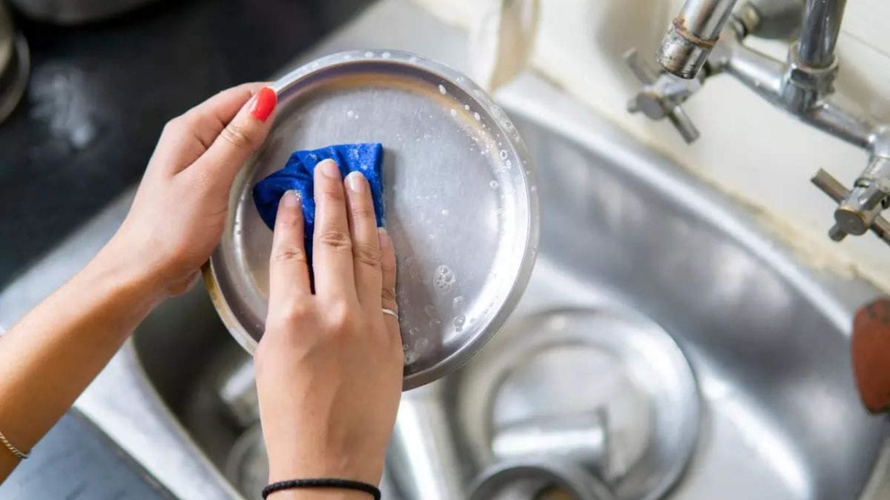 పాత్రలు శుభ్రం చేయడంలో మీకు కూడా ఈ సమస్యలు ఉన్నాయా..? అయితే ఇది మీకోసమే..!