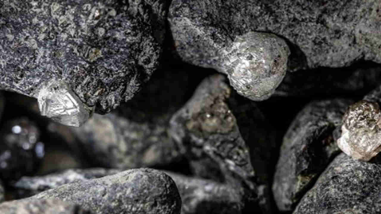 ఏళ్లు గడిస్తే బొగ్గు వజ్రంగా మారుతుందా..? నిపుణులు ఏం చెబుతున్నారంటే..