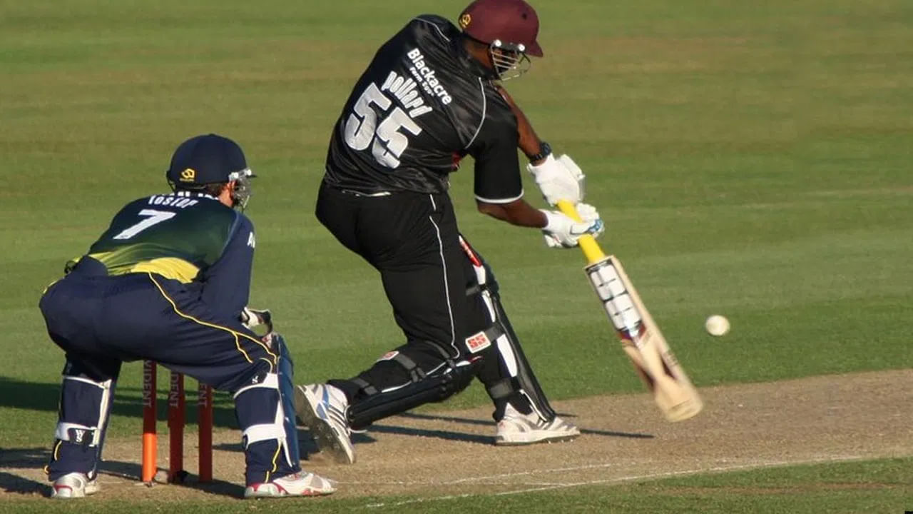 Cricket: టీ20ల్లో ఒక్క సిక్స్ కొట్టిన వరస్ట్ బ్యాటర్లు వీరే.. లిస్టులో ధోని టీమ్‌మేట్.. ఎవరంటే.?