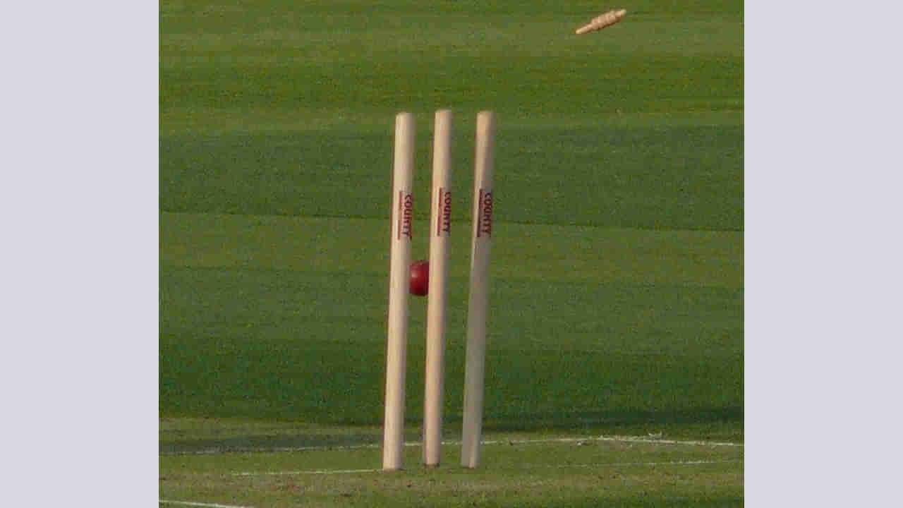 బుమ్రా, స్టార్క్ కానేకాదు.. వరుసగా 5 బంతుల్లో 5 వికెట్లతో చెలరేగిన డేంజరస్ ప్లేయర్.. టీ20 హిస్టరీలో తొలిసారి