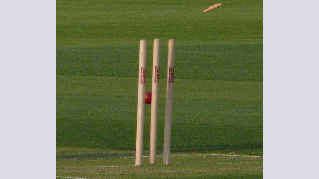 బుమ్రా, స్టార్క్ కానేకాదు.. వరుసగా 5 బంతుల్లో 5 వికెట్లతో చెలరేగిన డేంజరస్ ప్లేయర్.. టీ20 హిస్టరీలో తొలిసారి