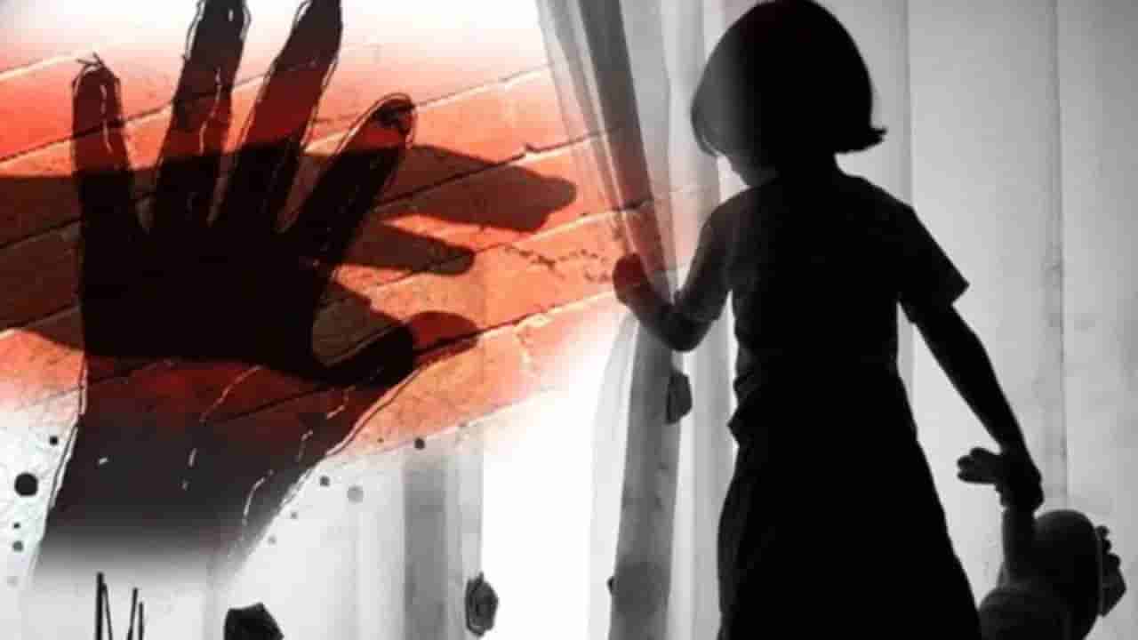 ఏం మనుషులురా మీరు.. పసి పిల్లను తీసుకెళ్లి అమానుషం.. ఆపై పైకప్పు నుంచి తోసేసి పరార్..!