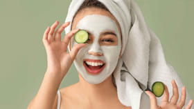 పార్లర్స్‌లో కీరదోస ముక్కలు కళ్లపై ఎందుకు పెట్టుకుంటారో తెలుసా?