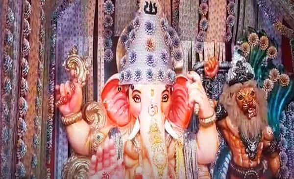 కరెన్సీ నోట్ల అలంకరణతో దేదీప్యమానంగా వెలిగిపోతున్న వినాయకుడు.. ఎన్ని కోట్లను ఉపయోగించారంటే..