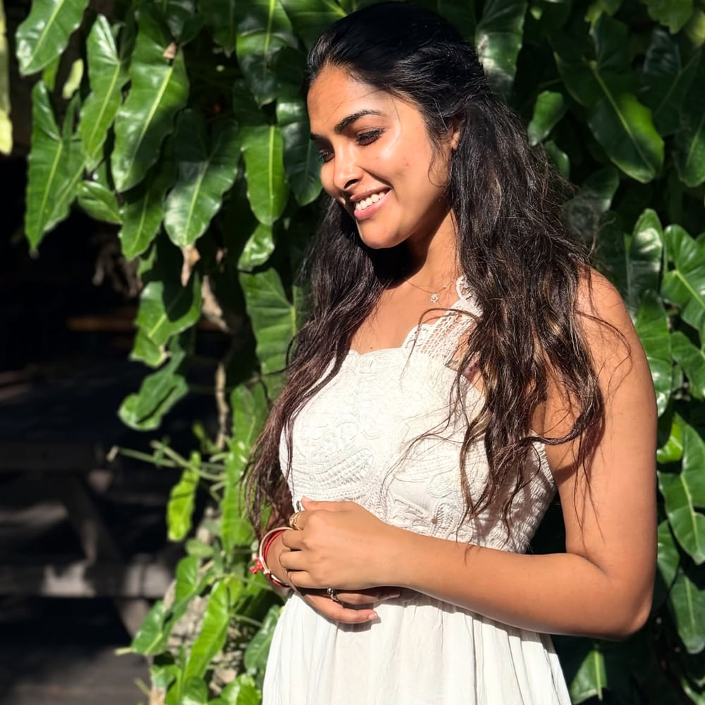 ఇక బిగ్ బాస్ హౌస్ లో స్ట్రాంగ్ కంటెస్టెంట్ గా రాణించింది ఈ చిన్నది. ఇక బిగ్ బాస్ నుంచి బయటకు వచ్చిన తర్వాత వరుస అవకాశాలు వస్తాయని అంతా అనుకున్నారు. కానీ అలా జరగలేదు. కానీ ఈ బ్యూటీ ఒకటి రెండు సినిమాల్లో అవకాశాలు అందుకుంది.