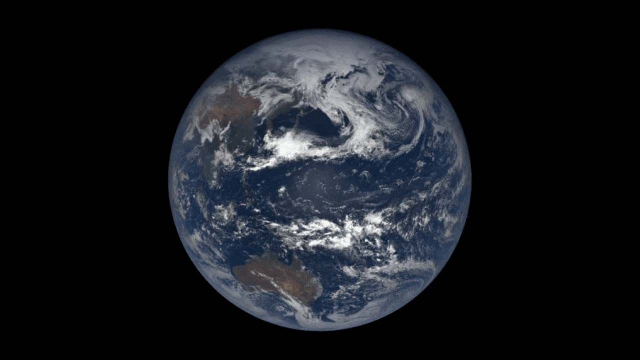 2020 సంవత్సరంలో, శాస్త్రవేత్తలు ఒక షాకింగ్ ఆవిష్కరణ చేశారు. ఈ నివేదిక భూమి భ్రమణ వేగం తగ్గడానికి బదులుగా పెరుగుతోందని వెల్లడించింది. ఇప్పుడు భూమి గత 50 సంవత్సరాల కంటే వేగంగా తిరుగుతోంది. గతంలో జరిగిన పరిశోధనలలో భూమి భ్రమణ వేగం నెమ్మదిస్తోందని వెల్లడైంది. కానీ ఇప్పుడు ఈ భ్రమణ వేగం పెరుగుతోందని వెలుగులోకి వస్తోంది.