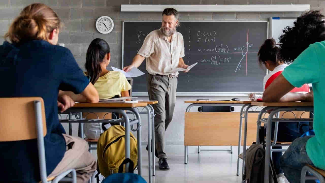 BTech Classes: రేపట్నుంచే ఇంజనీరింగ్‌ కాలేజీల్లో బీటెక్‌ ఫస్ట్ ఇయర్ తరగతులు ప్రారంభం..