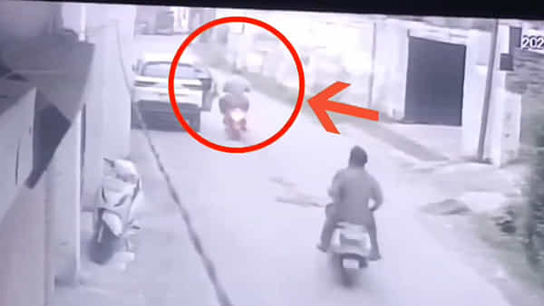 Video: షాకింగ్ న్యూస్.. కార్ డోర్ తగిలి యువ క్రికెటర్ మృతి.. వీడియో చూస్తే షాకే