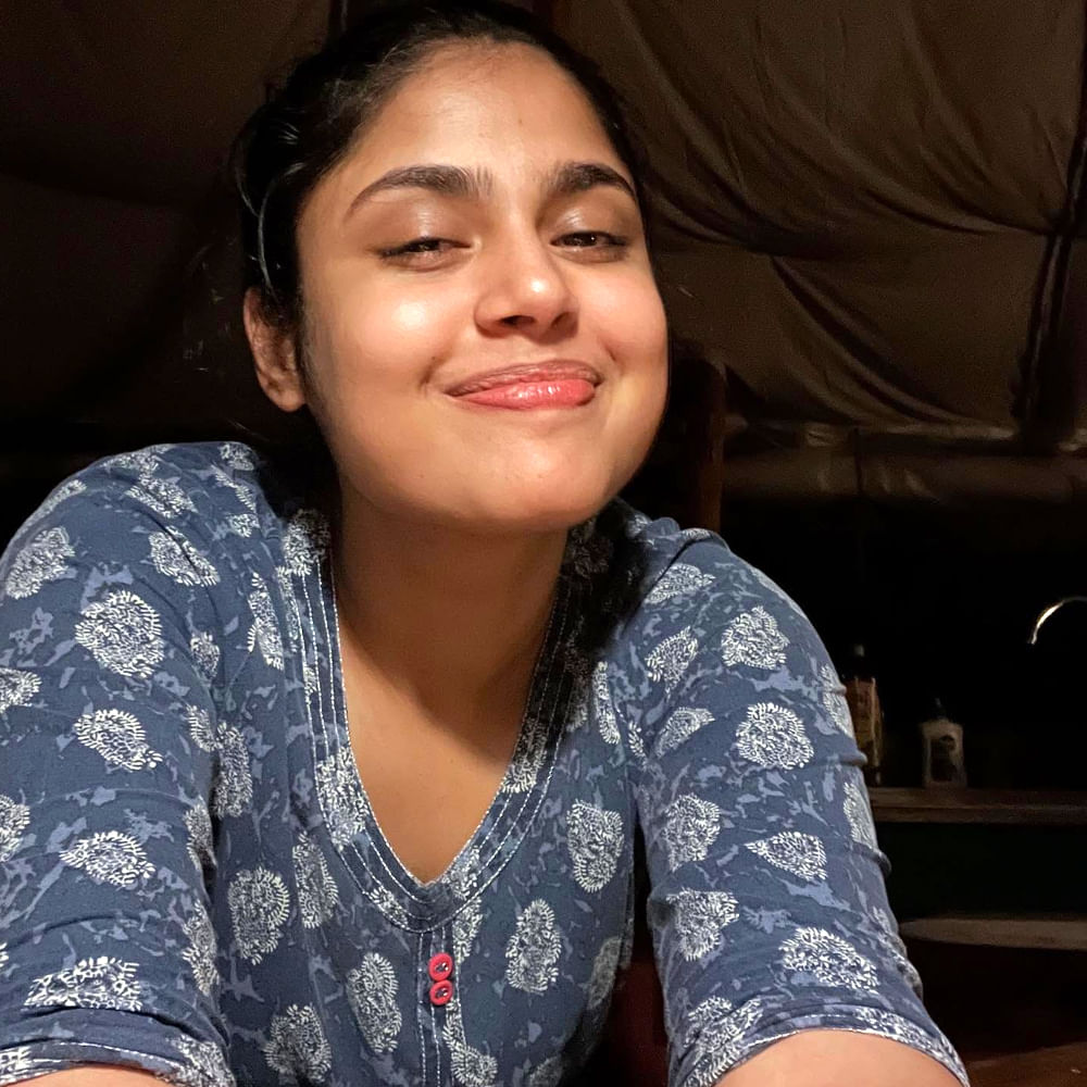 అఖిల్ హీరోగా నటించిన మోస్ట్ ఎలిజిబుల్ బ్యాచ్‌ల‌ర్ సినిమాలో చిన్న పాత్ర చేసింది. అలాగే నాగార్జున, నాగ చైతన్య బంగార్రాజు సినిమాలో స్పెషల్ సాంగ్ చేసింది. ఈ సాంగ్ లో తన డాన్స్ తో ఆకట్టుకుంది ఈ బ్యూటీ.. తర్వాత  వరుసగా సినిమాలు చేసింది కానీ హిట్స్ అందుకోలేకపోయింది. 