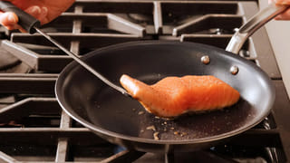 మీ డైట్‎లో ఇవి ఉంటే.. చర్మం వజ్రంలా తళుక్కుమంటుంది