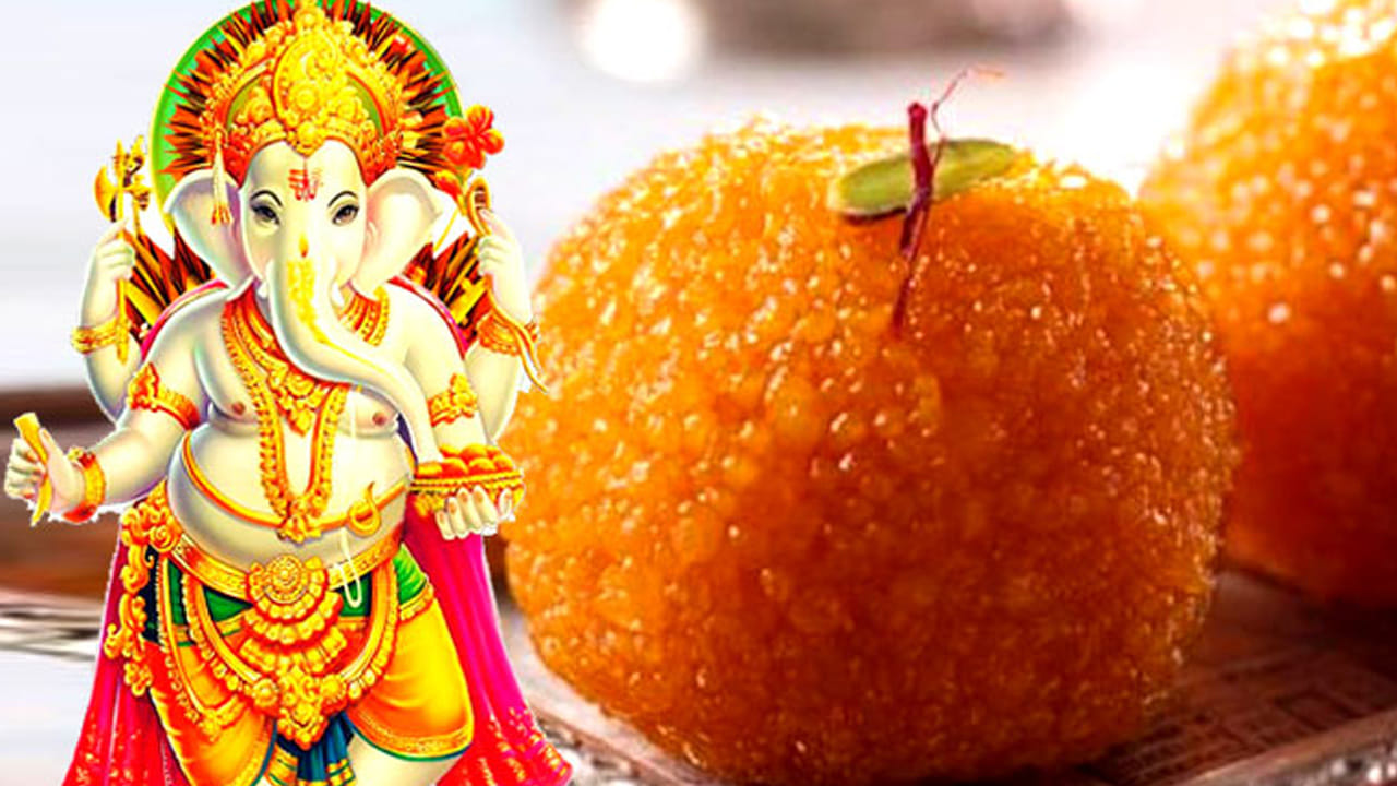 వినాయకుడి పండుగ అంటే చాలా మందికి ఇష్టం ఉంటుంది. ముఖ్యంగా చిన్నపిల్లలు ఈ పండగ కోసం ఎంతగానో ఎదురు చూస్తుంటారు. చిన్న పిల్లలు మట్టితో వినాయకుడిని తయారు చేసి నిత్యం పూజలుచేసి మురిసిపోతారు. తొమ్మిది రోజుల పాటు గణపయ్యకు పూజలు, భజనలు చేస్తూ ఆనందంగా గడుపుతారు. ఇక పెద్ద వారు సైతం వినాయక చవతి పండుగను చాలా ఆనదంగా జరుపుకుంటారు.