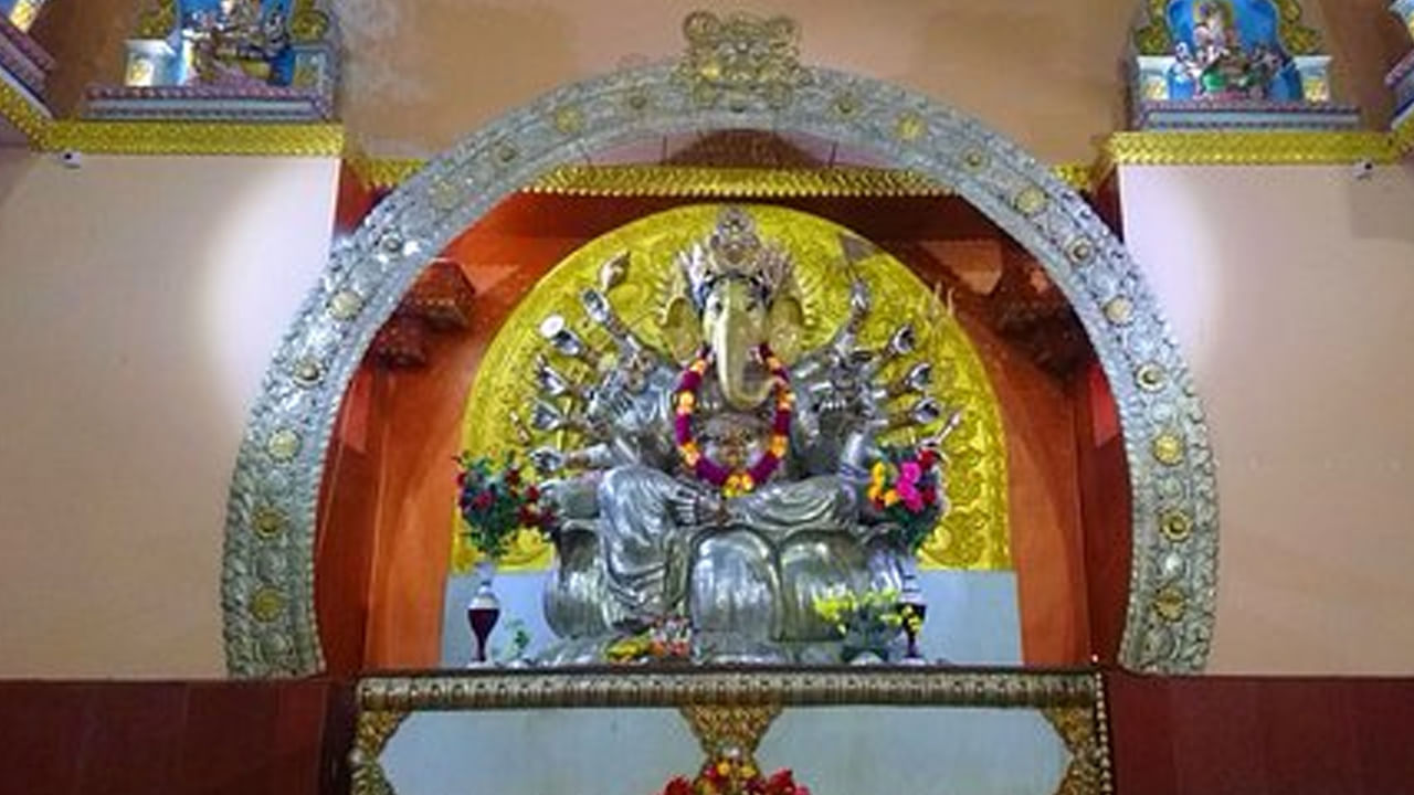 టిబెట్‌లో గణేశుడు: ఈ దేశంలో గణేశుడు వివిధ రూపాల్లో కనిపిస్తాడు, తరచుగా రక్షక దేవతగా. అతను టిబెటన్ బౌద్ధమతంలో వినాయకుడిగా కలిసిపోయాడు. 
