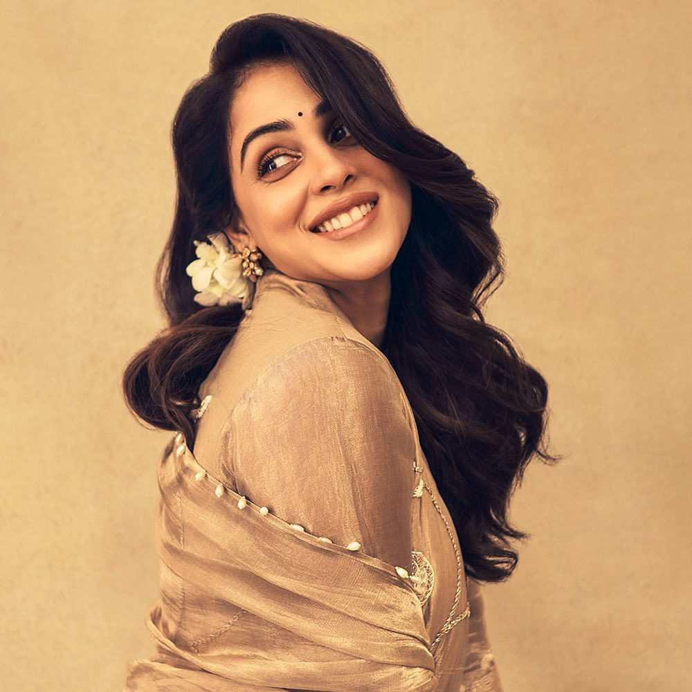 రీ ఎంట్రీలో భంగపడ్డ మరో హీరోయిన్ జెనిలియా. నార్త్‌లో నటిస్తున్నా.. సౌత్‌లో మాత్రం పుష్కర కాలంగా కనిపించట్లేదు ఈమె. కిరీటీ జూనియర్ సినిమాతో రీ ఎంట్రీ ఇచ్చిన జెన్నీకి పెద్దగా కలిసొచ్చిందేమీ లేదు. మొత్తానికి భారీ ఆశలతో రీ ఎంట్రీ ఇచ్చిన ముగ్గురు సీనియర్లకు నిరాశే ఎదురైంది.