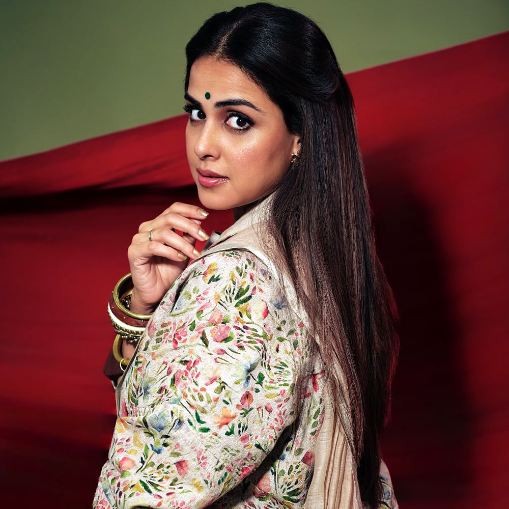 హిందీలో మస్తీ (2004), జానే తు... యా జానే నా (2008), తమిళంలో సంతోష్ సుబ్రమణియం (2008) వంటి చిత్రాల్లో నటించి విజయం సాధించింది. పెళ్లి తర్వాత ఈ ముద్దుగుమ్మ సినిమాలకు బ్రేక్ ఇచ్చింది. ఇక ఇప్పుడు సెకండ్ ఇన్నింగ్స్ మొదలు పెట్టి సినిమాలు చేస్తుంది జెనీలియా.