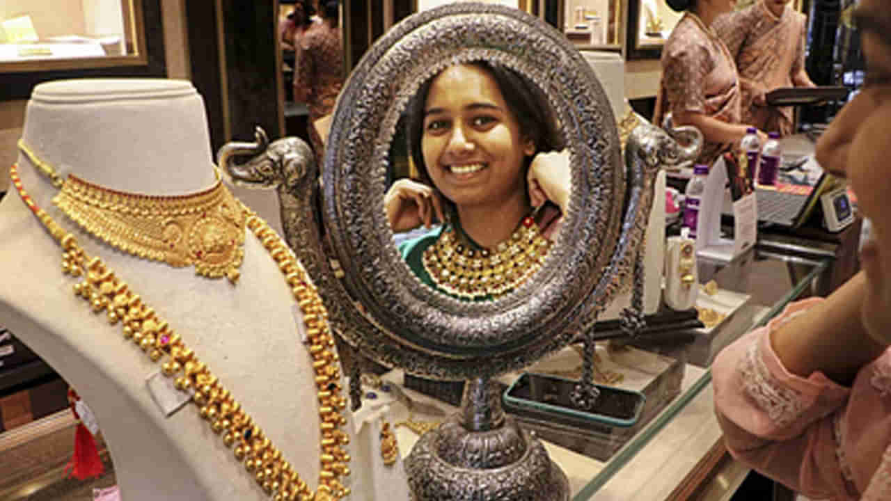 Gold EMI: సామాన్యులకు శుభవార్త..! త్వరలో ఈఎంఐలో బంగారం కొనేయొచ్చు..