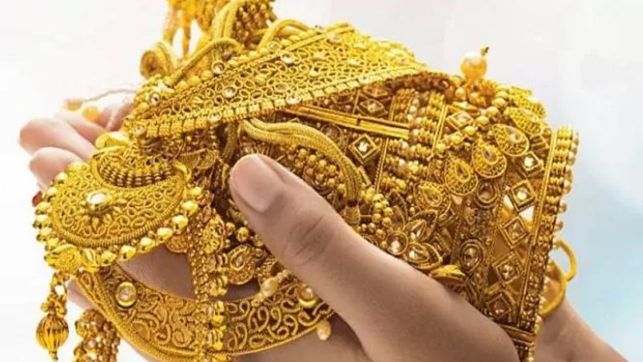 Gold Limit: ఇంట్లో బంగారం పరిమితి ఎంతో తెలుసా? లేకుంటే ఇన్‌కమ్‌ ట్యాక్స్‌ నోటీసు!
