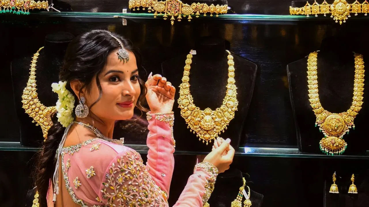 Trump Gold Tariff: షాకివ్వనున్న బంగారం ధరలు.. తులంపై రూ.10 వేలు పెరగనుందా?