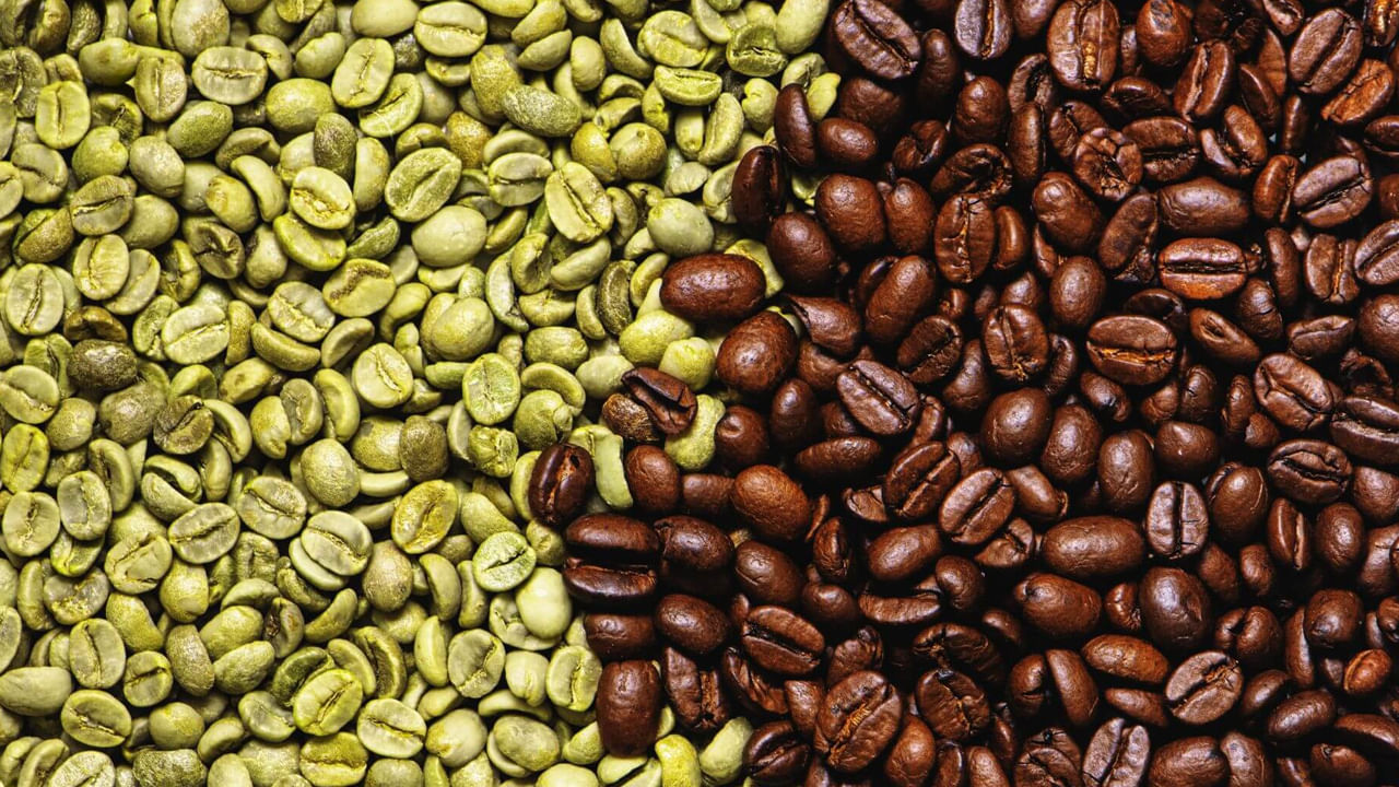 సాధారణ కాఫీలా కాకుండా గ్రీన్ కాఫీ తేలికపాటి రుచిని కలిగి ఉంటుంది. చాలా మంది దీనిని డీటాక్స్ డ్రింక్గా కూడా ఉపయోగిస్తారు. చాలా మంది దీనిని తమ మార్నింగ్ డైట్లో చేర్చుకుంటున్నారు. ఇది మిమ్మల్ని ఆరోగ్యంగా ఉంచడానికి పనిచేస్తుందని అంటున్నారు.