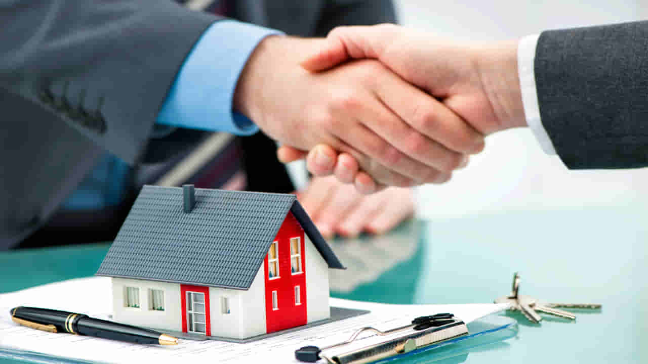 Home Loan: మీరు హోమ్‌ లోన్‌ తీసుకుంటున్నారా? మీకో ఎదురుదెబ్బ!