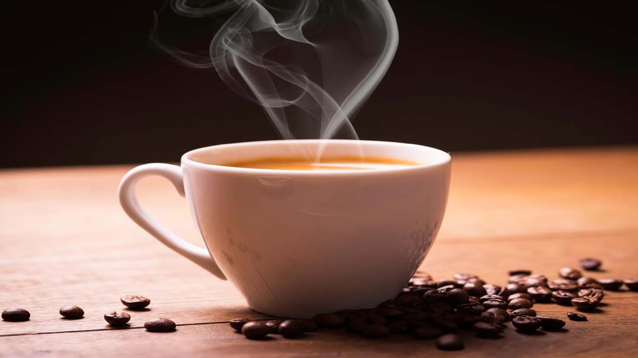 ఖాళీ కడుపుతో వేడి టీ లేదా కాఫీ తాగడం వల్ల క్యాన్సర్ వచ్చే ప్రమాదం పెరుగుతుందా?