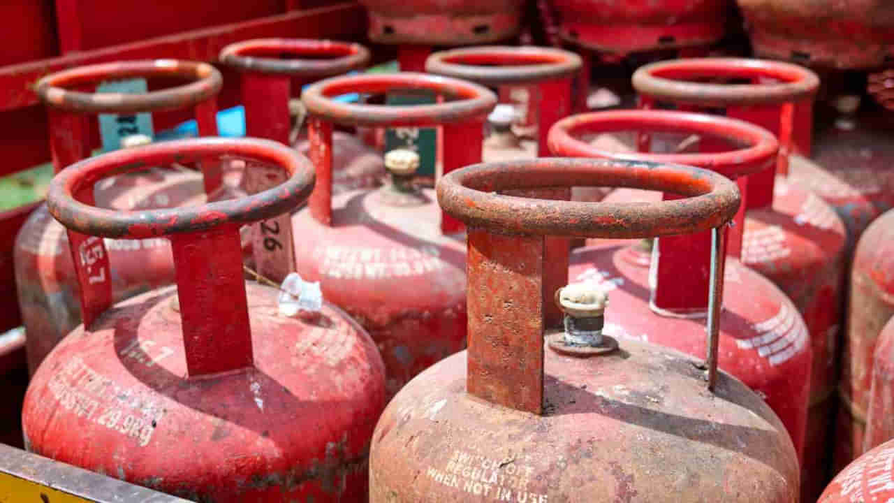 Gas Safety Precautions: గ్యాస్ సిలిండర్లోని గడువు తేదీ.. ప్రమాదాలు జరగకుండా ఎలా తెలుసుకోవాలి?