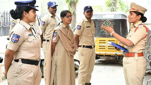 Hyderabad: మహిళలను వేధించే పోకిరీల బెండు తీస్తున్న షీ టీమ్స్.. వారంలోనే ఇంత మంది అరెస్టా!