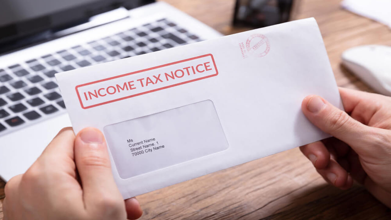 Income Tax Notice: ఇదేందిరా నాయనా.. ఈ ఖాతాలో డబ్బులు డిపాజిట్‌ చేసినా ఆదాయపు పన్ను శాఖ నోటీసు!