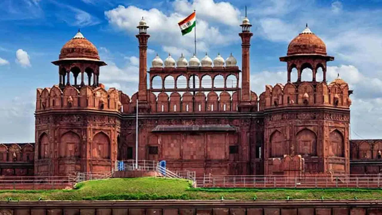 ఇక నంబియో సేఫ్టీ ఇండెక్స్ విడుదల చేసిన ప్రపంచంలోని అత్యంత సురక్షితమైన దేశాల జాబితాలో భారత్ 67వ స్థానంలో నిలిచింది. ఈ ర్యాంకింగ్స్ లో ఇండియా 55.8 స్కోరును సాధించింది.